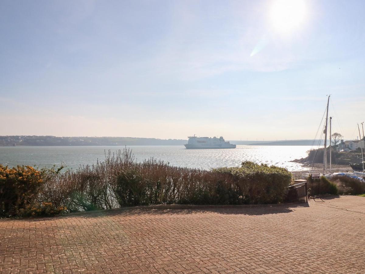 Oakdene Villa Milford Haven Exterior photo